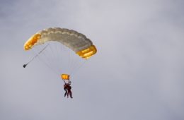 Salto en paracaídas